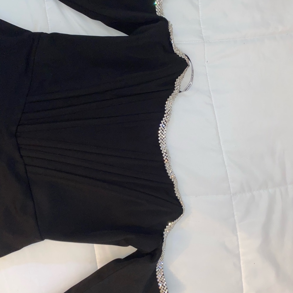 Black long sleeve off shoulder dress. - Picture 4 of 4